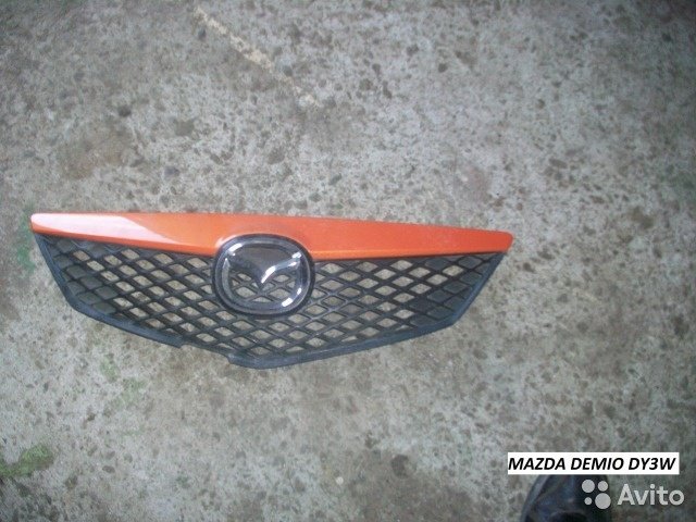 Решетка радиатора для Mazda Demio